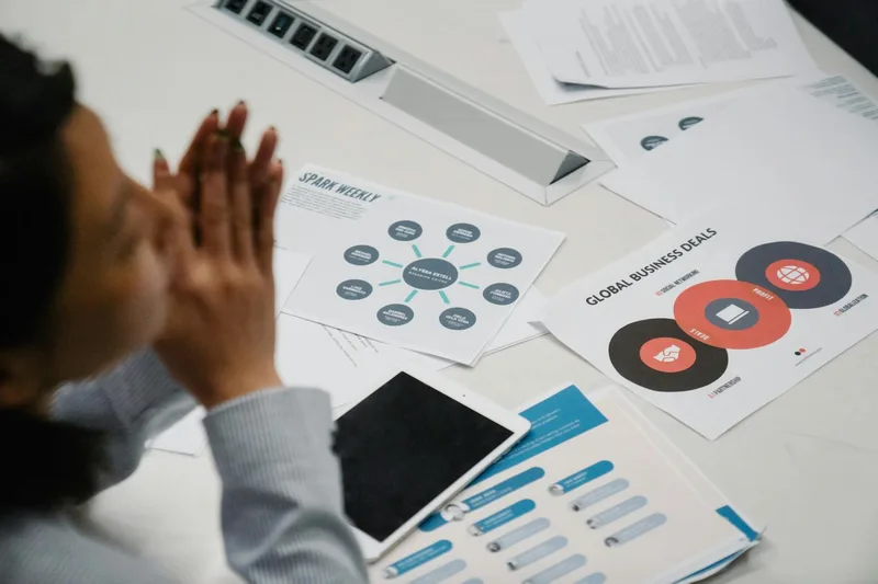The go, wait, or kill decision model with decision criteria